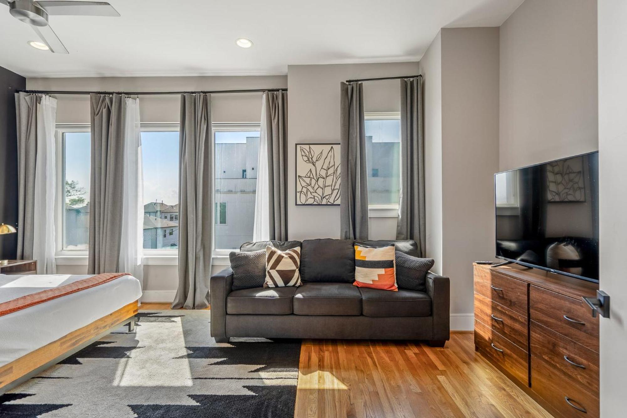 Luxury Downtown Getaway With Breathtaking Views Villa Houston Exterior photo
