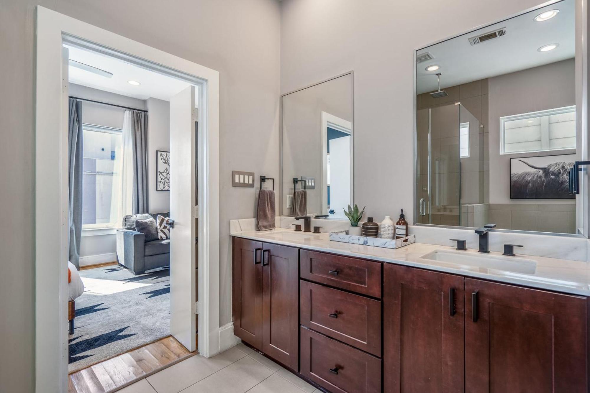 Luxury Downtown Getaway With Breathtaking Views Villa Houston Exterior photo