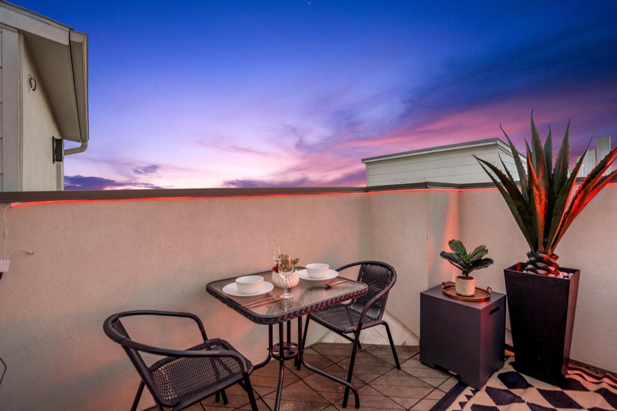 Luxury Downtown Getaway With Breathtaking Views Villa Houston Exterior photo