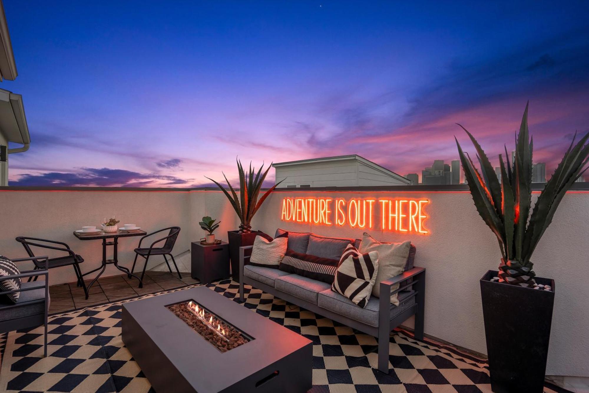Luxury Downtown Getaway With Breathtaking Views Villa Houston Exterior photo